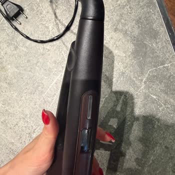 Remington Saç Düzleştiricide Patlama Ve Yanık Tehlikesi