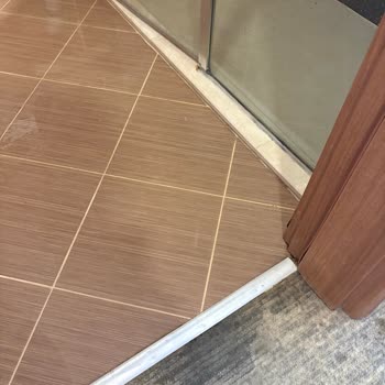 Banyo Su Sızıntısı, Balkon Kapısı Ve Mahremiyet Sorunları Otelde
