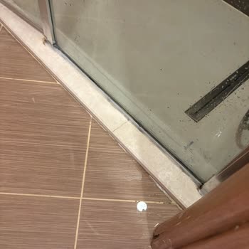 Banyo Su Sızıntısı, Balkon Kapısı Ve Mahremiyet Sorunları Otelde