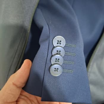 Zonguldak Mağazasındaki Düğme Ve Dikiş Hataları Nedeniyle Güvenim Sarsıldı