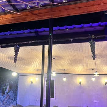 Tiflis Turunda Yanıltıcı Gürcü Gecesi Ve Aşırı Ücretlendirme
