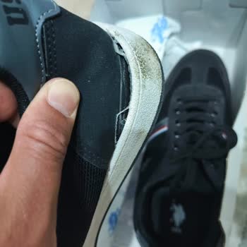 Üretim Hatası İddia Edilen Sneakers’da Değişim Ve İade Talebi