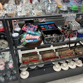 Kar Küresi Tasarımı Uyarısı Yok, Kırılan Fincanlar İçin Müşteriden 800 TL Talep Edildi
