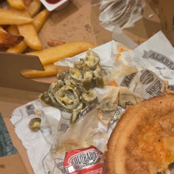 Alabama Burger & Cajun Ürünleri Tükettikten Sonra Ciddi Sağlık Sorunları Yaşadım