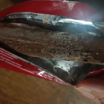 BİM Markette Bozulmuş Tadelle Çikolata Satışı Ve Kalite Kontrolü İsteği