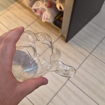 Pepsi Şişelerinin Patlaması Depo Güvenliğini Tehlikeye Atıyor