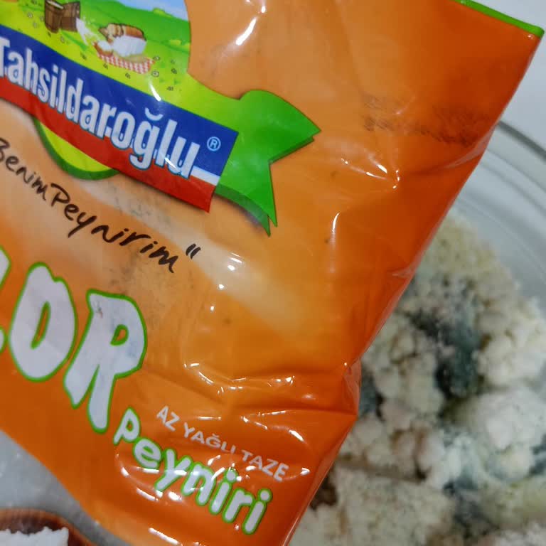 Onur Market'te Küflü Lor Peyniri Ve Yanıltıcı Son Kullanma Tarihi Şikayeti
