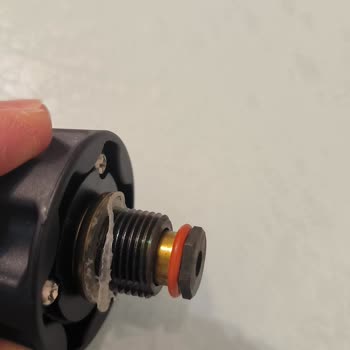 Pirantech CB 107C Cam Silme Aparatındaki Yırtık Ve Valf Contasındaki Erime