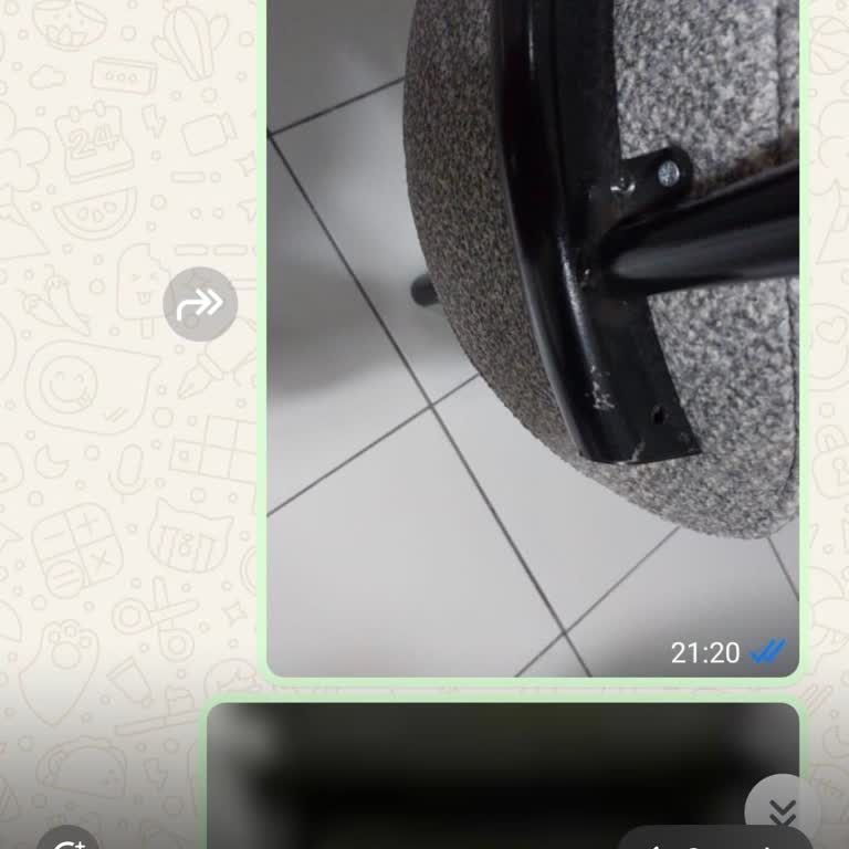 Eksik Ve Defolu Sandalyelerle Tamamlanmayan Mutfak Masası Takımı