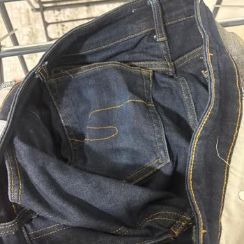 Arka Cepte Renk Atması Nedeniyle Lee Cooper Kot Pantolonunun Değişim Talebi