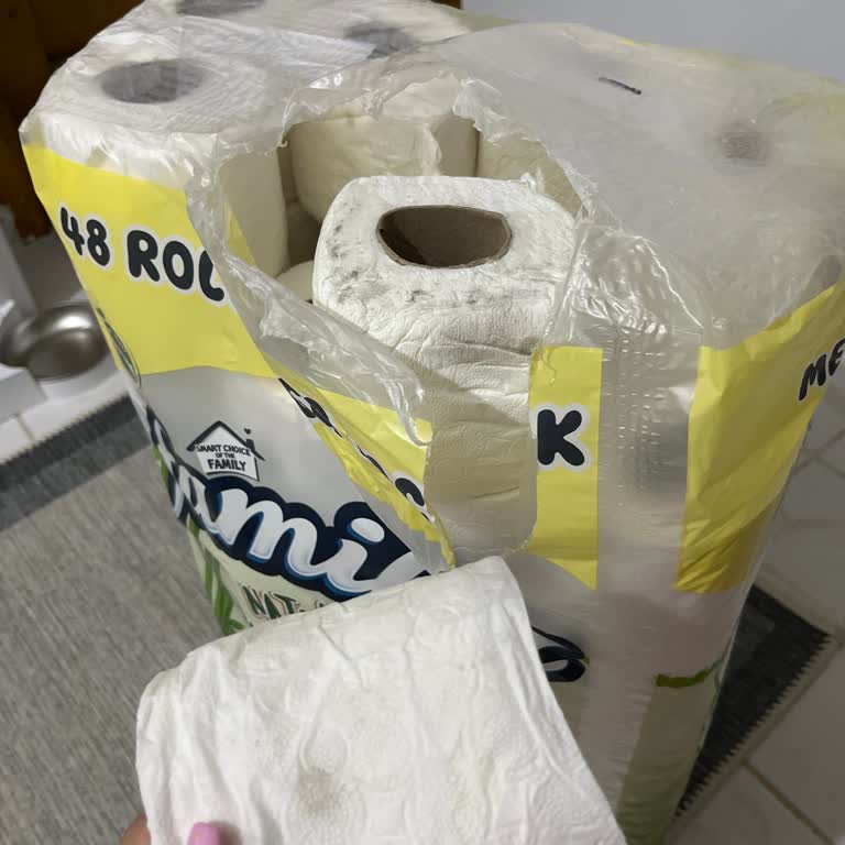 Şok Marketten Familia Natural Tuvalet Kağıdında Küflü Rulolar İçin Değişim Talebi