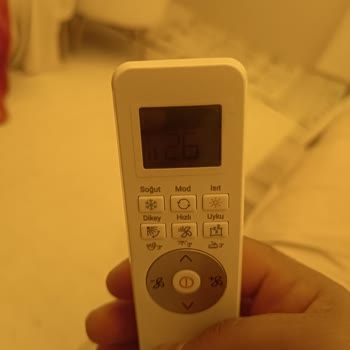 Kumanda Işığı Olmadan Gece Kullanımı Zor, Asma Aparatı Yok