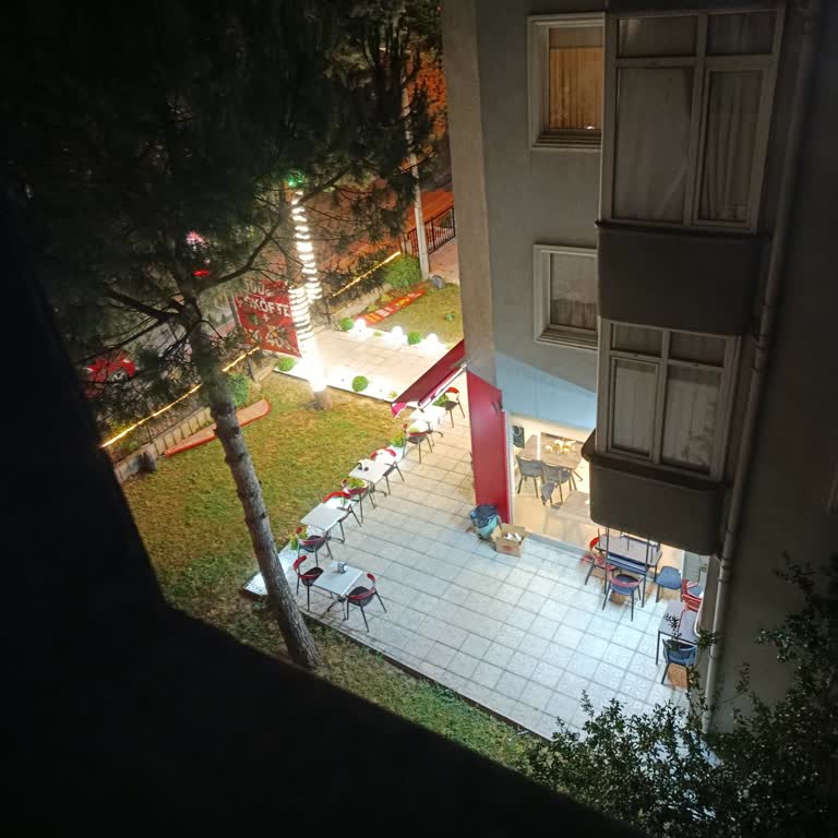 Adıyamanlı Çiğ Köftecim Gece Geç Saatlere Kadar Açık Olması Rahatsız Ediyor