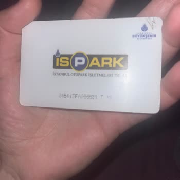 Yanıltıcı Kapanış Saati Bilgisi Nedeniyle Sultanbeyli Otoparkında Araç İçeride Kilitli Kaldı