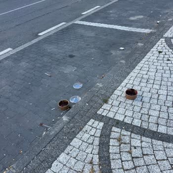 Ertuğrulgazi Caddesi Yol Kenarı Alanında Sürekli Gürültü, Çöp Ve Zabıta Yaptırımı İhmali