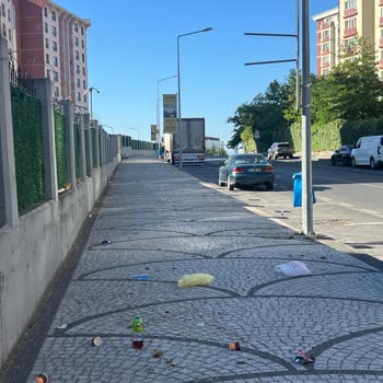 Ertuğrulgazi Caddesi Yol Kenarı Alanında Sürekli Gürültü, Çöp Ve Zabıta Yaptırımı İhmali