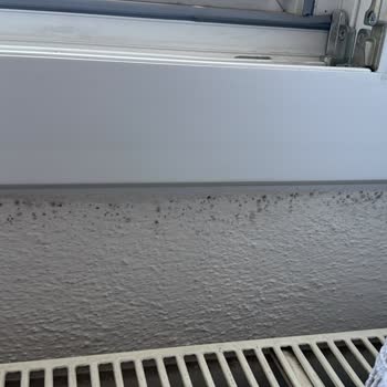 Egepen Deceuninck Balkon Sineklikleri Yırtılıyor, Mermer Eksik Ve Pencere Küflendi