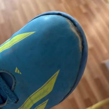 Adidas F50 Kramponunun Erken Aşınma Ve Deformasyon Sorunu