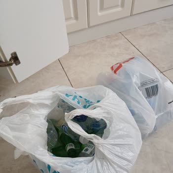 Tepeüstü’de Plastik İade Noktası Yokluğu Vatandaşları Mahvediyor