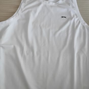 Slazenger T-Shirt’in Kesintisiz Kötü Kokusu Ve Kalitesiz Kumaş Şikayeti