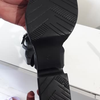 Trendyol'da Kullanılmış Sandalet İadesi Sonrası Satıcı Kayboldu, Tüketici Zararda