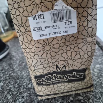 Kahvede Yabancı Parçalar Ve Sağlık Endişesi