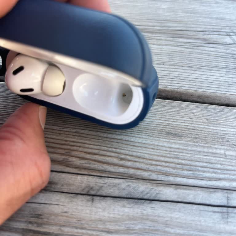 AirPods Pro 2 Şarj Kutusundaki Leke Ve Şarj Sorunu İçin Garanti Talebi