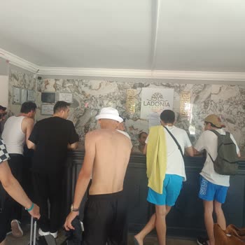 Rezervasyon Görünmemesi Ve Hijyen Sorunlarıyla Zaman Kaybı Ve Mağduriyet