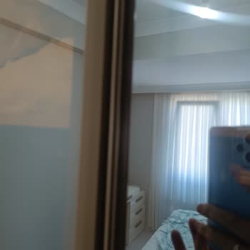 Menesse Mobilya’da Kapanmayan Dolap Kapakları Ve Sorunlu Kulplar İçin Acil Onarım Talebi