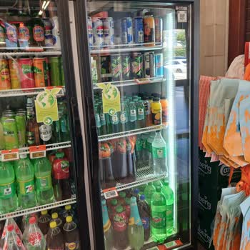Migros Bostancı İDO Şubesinde İçecek Dolapları Düzensiz Ve Fiyat Etiketleri Eksik