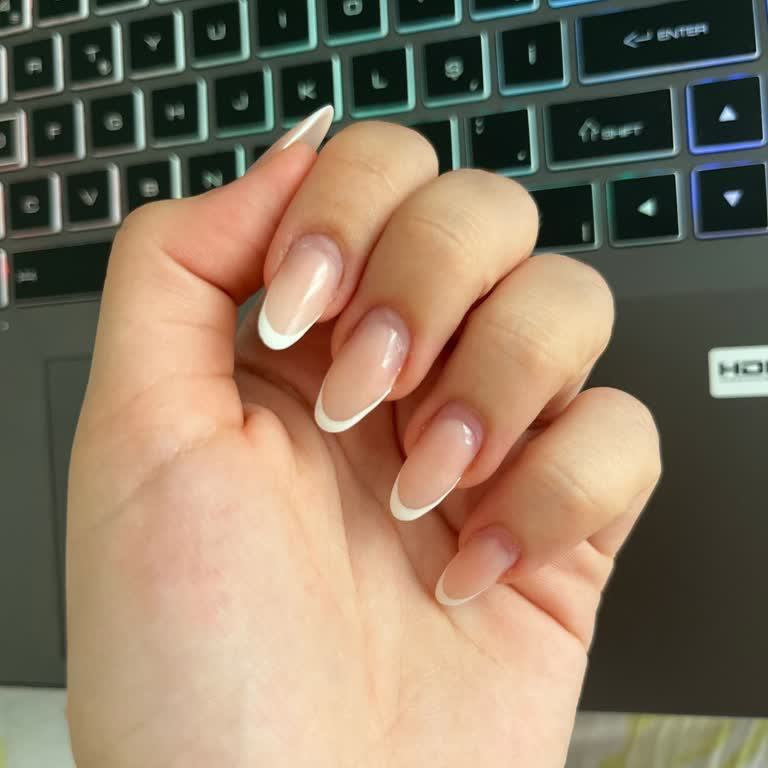 Çilek Nail House Nişantaşı Şubesinde Randevu Değişikliği Ve Kısaltılan Tırnaklar Hayal Kırıklığı