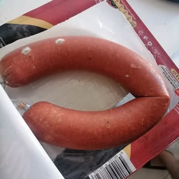 A101 Şubesinde Satılan Sucukta Küflenme Görüldü