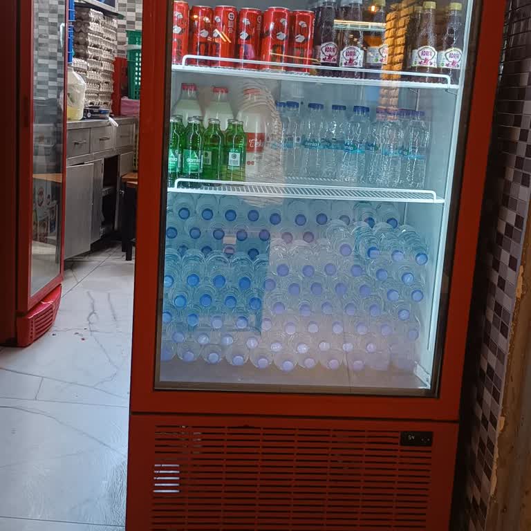 Dolaptaki Ayran Satılamıyor: Personelin Saygısız Tutumu