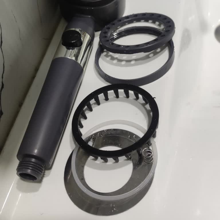 Kısa Sürede Kırılan Duş Başlığı Ve Yanıtsız Müşteri Hizmetleri