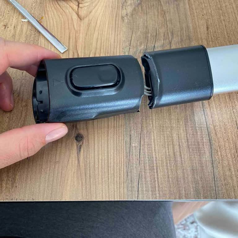 Garanti Kapsamında Philips Süpürge Plastik Parçasının Kırılması Ve Ücretsiz Tamir Talebi