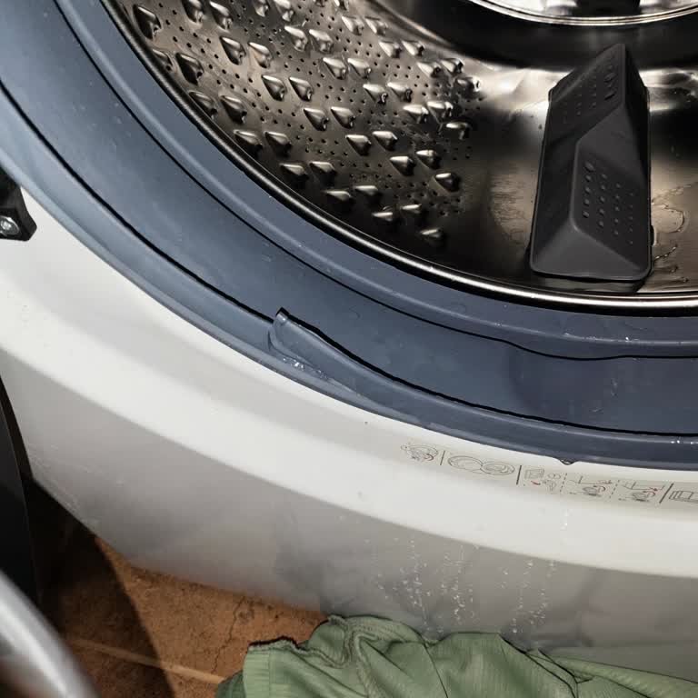 Arçelik Çamaşır Makinesinin Körük Lastiği 6 Ayda Yırtıldı Ve 4 Bin TL Servis Ücreti