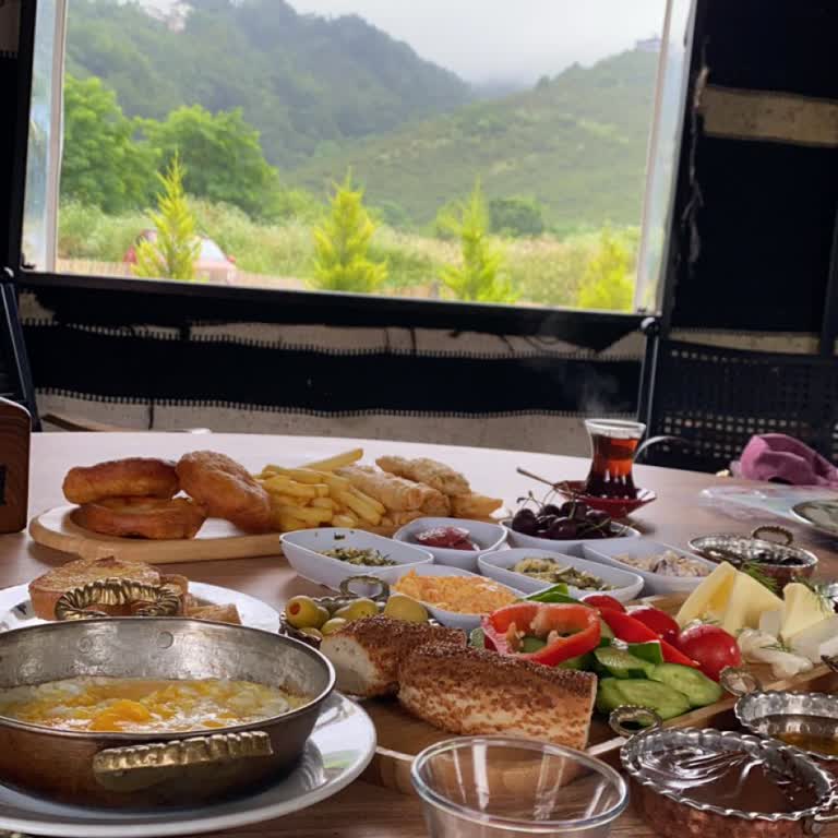 Erbeyler At Çiftliği Kahvaltıda Doymadan Kalktık