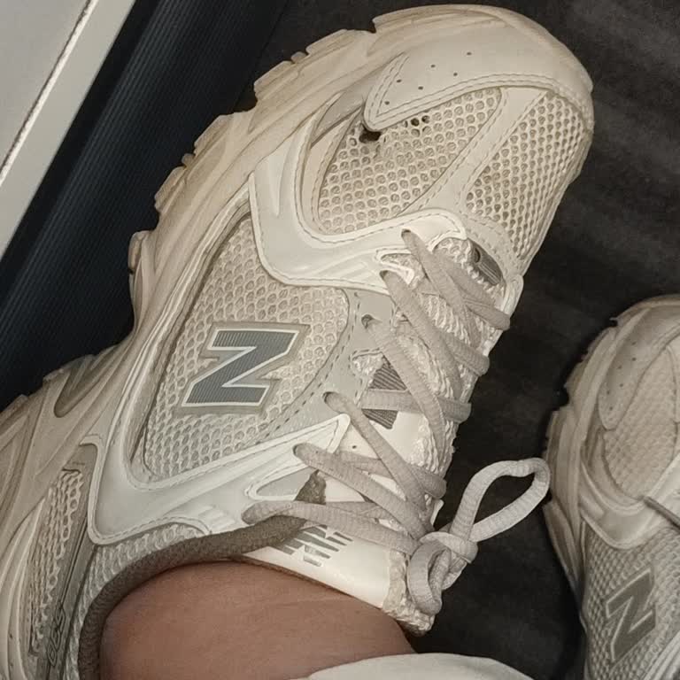 New Balance 530 Ayakkabımda Üretim Hatası Nedeniyle Açılan File Garanti Kapsamında Değişim Talebi
