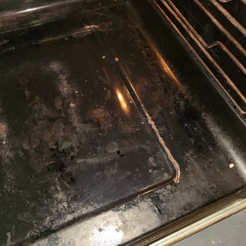Ankastre Sette Yırtık Ve Paslanma, Müşteri Hizmetleri Sadece Ücret Değişimi Sunuyor