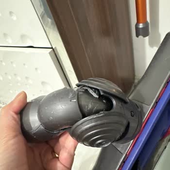 Dyson V8 Başlık Kırılması Garanti Dışı Ücretsiz Değişim İsteği