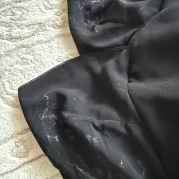Çift Taraflı Yapışkanlı Push Up Ürünü Elbisemi Kirletti Ücret İadesi Talep Ediyorum