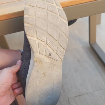 Skechers Spor Ayakkabısının Islak Zeminde Kayganlığı Ve Güvenlik Sorunu