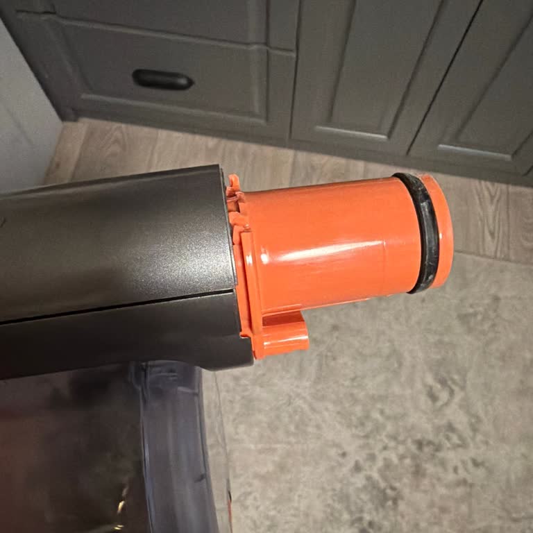 Philips 7000 Dikey Süpürge Sapı Kırıldı, Ücretsiz Onarım Talebi