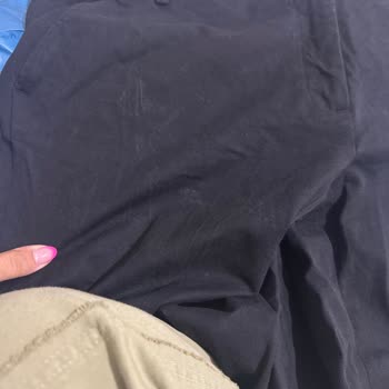 Renk Atan Zara Pantolonu Ve Saygısız Mağaza Personeli