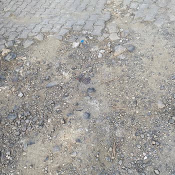 Atakum’da Bozuk Yol Ve Çöp Kokusu Sorunu