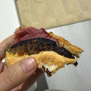 Yanık Hamburger Ve Eksik Patates İçin İade Talebi