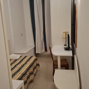 Ek Tek Kişilik Ücret İçin Küçük Ve Kokulu Oda, Çözüm Ve İade Talebi
