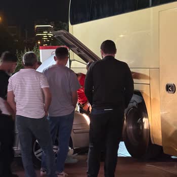 Arızalı Ve Klimasız Otobüste Yolculuk Sürecinde 20 Dakika Beklemek Zorunda Kaldım