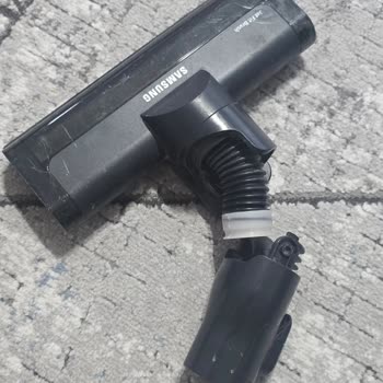 Samsung Jet 60 Dikey Süpürge Başlığı Normal Kullanımda Kırıldı