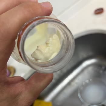 Son Kullanma Tarihi Geçmemiş Sütte Topaklı Kıvam Ve Güvenlik Endişesi